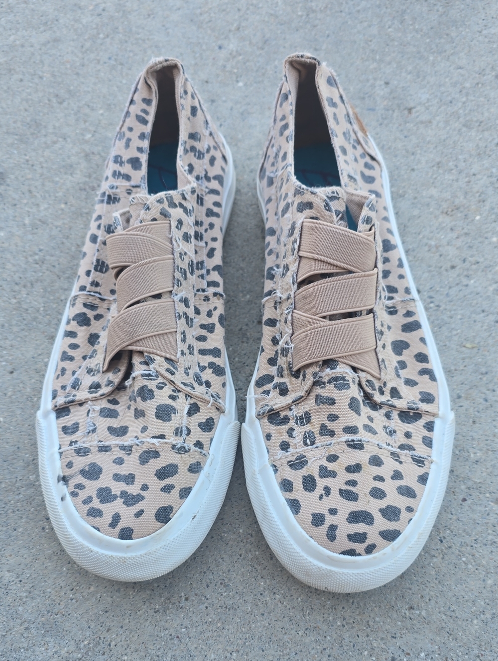 Women's Slip-On Leopard Print Sneakers in Tan